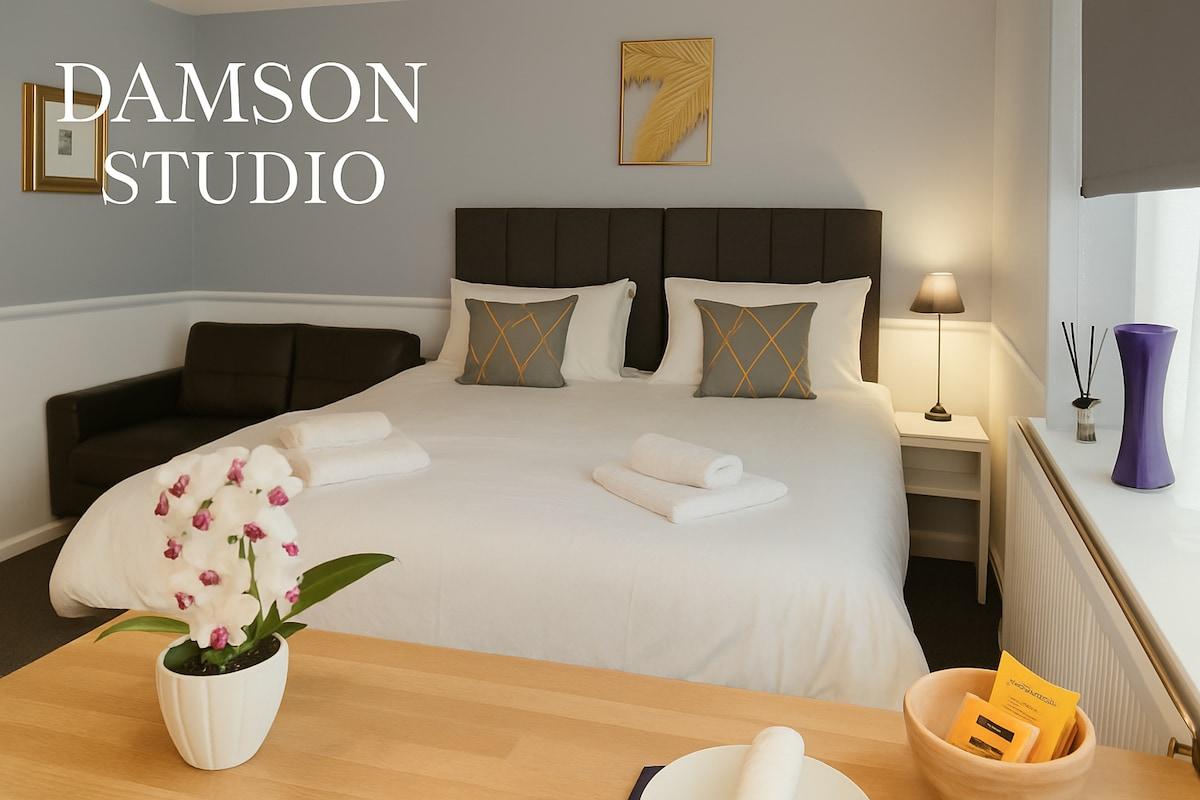 Comfy Studio in Canal Country